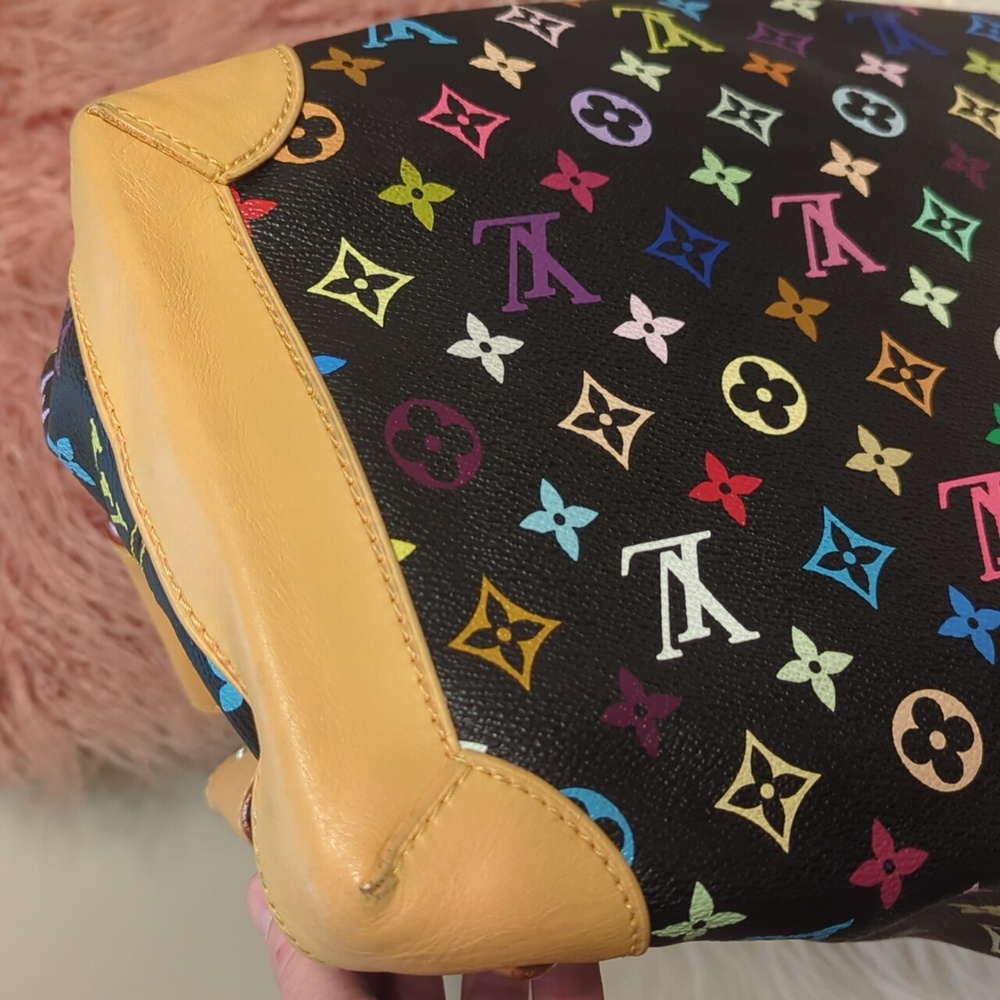 Louis Vuitton Murakami Ursula Bag - Picture 7 of 16